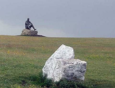 Памятник В.Шукшину