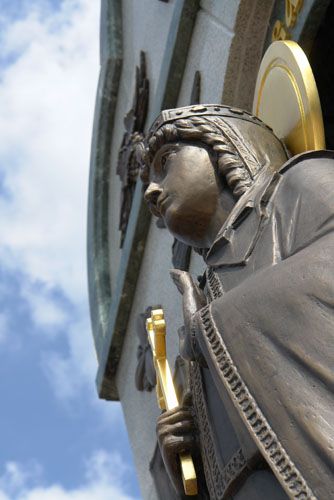 скульптурная композиция «Святая великомученица Варвара – покровительница шахтеров».