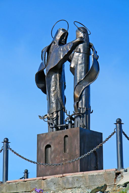 Памятник Петру и Февронии Муромским в Нижнем Тагиле